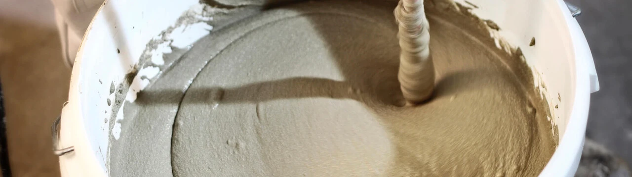 Miešanie lepiacej malty