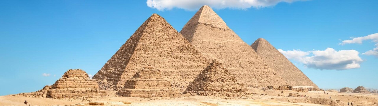 pyramidy.jpg Pyramídy v Gíze