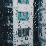 Veľké kvapky na skle