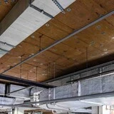 Kotvenie izolačných dosiek na strope kovovými kotvami