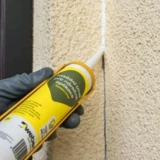 Tmelenie trhlín a prasklín na fasáde