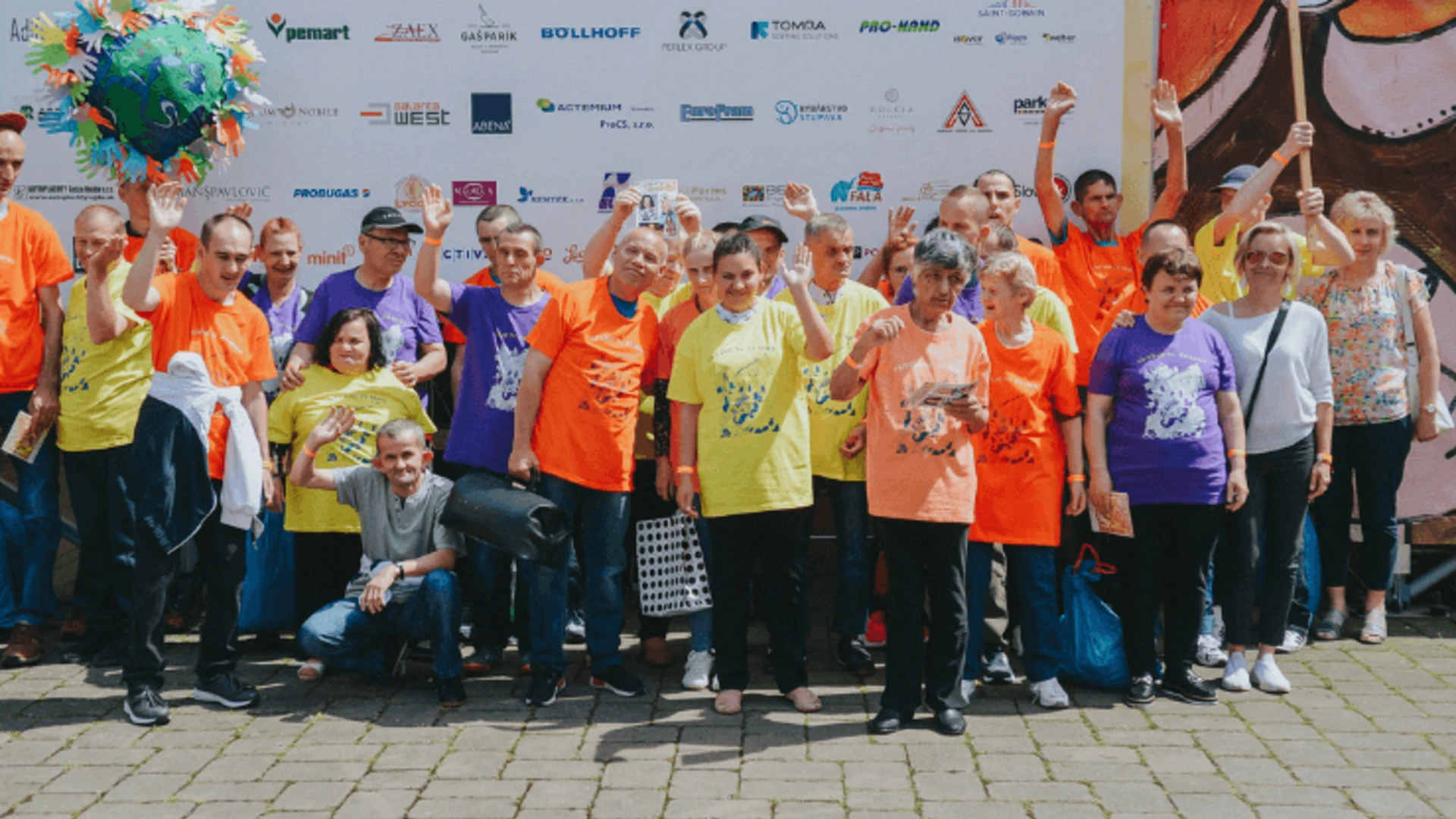 Podpora benefičného podujatia pre mentálne postihnutých pod názvom „Chyťme sa za ruky“