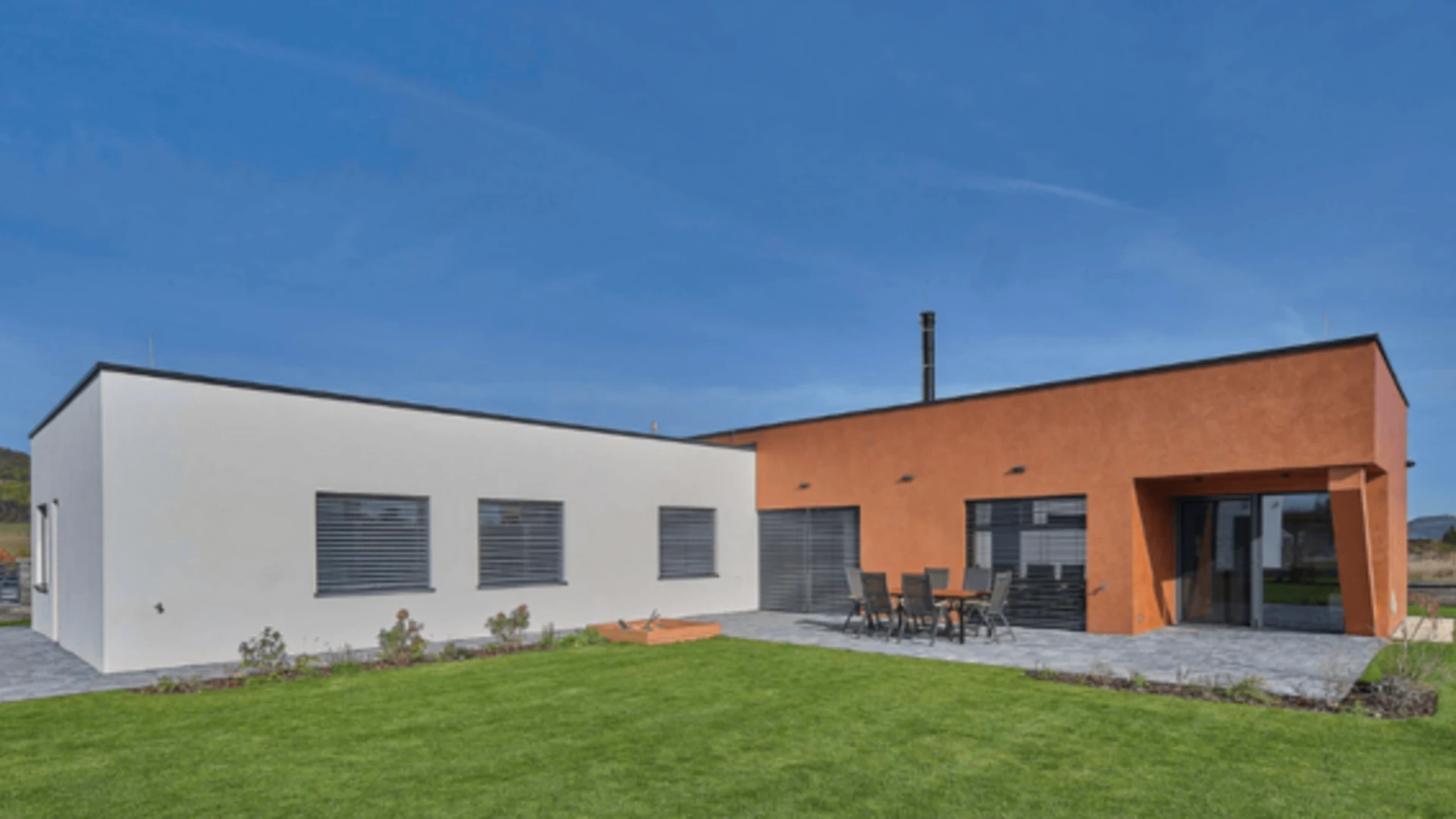 Fasádna farba: ako ju vybrať, aby sa vám dom páčil aj o 10 rokov? 