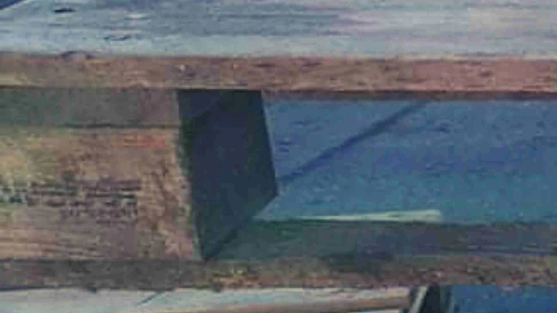 Nečitateľné logo na palete