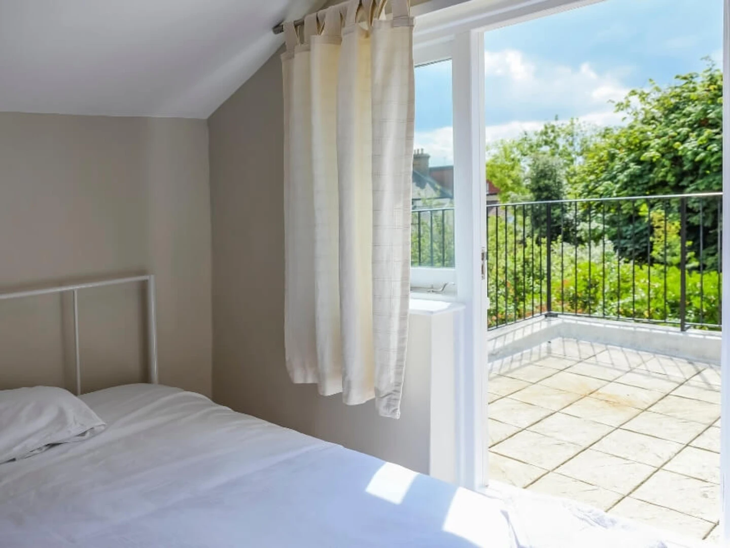 Dlaždice ako podlahová krytina balkóna