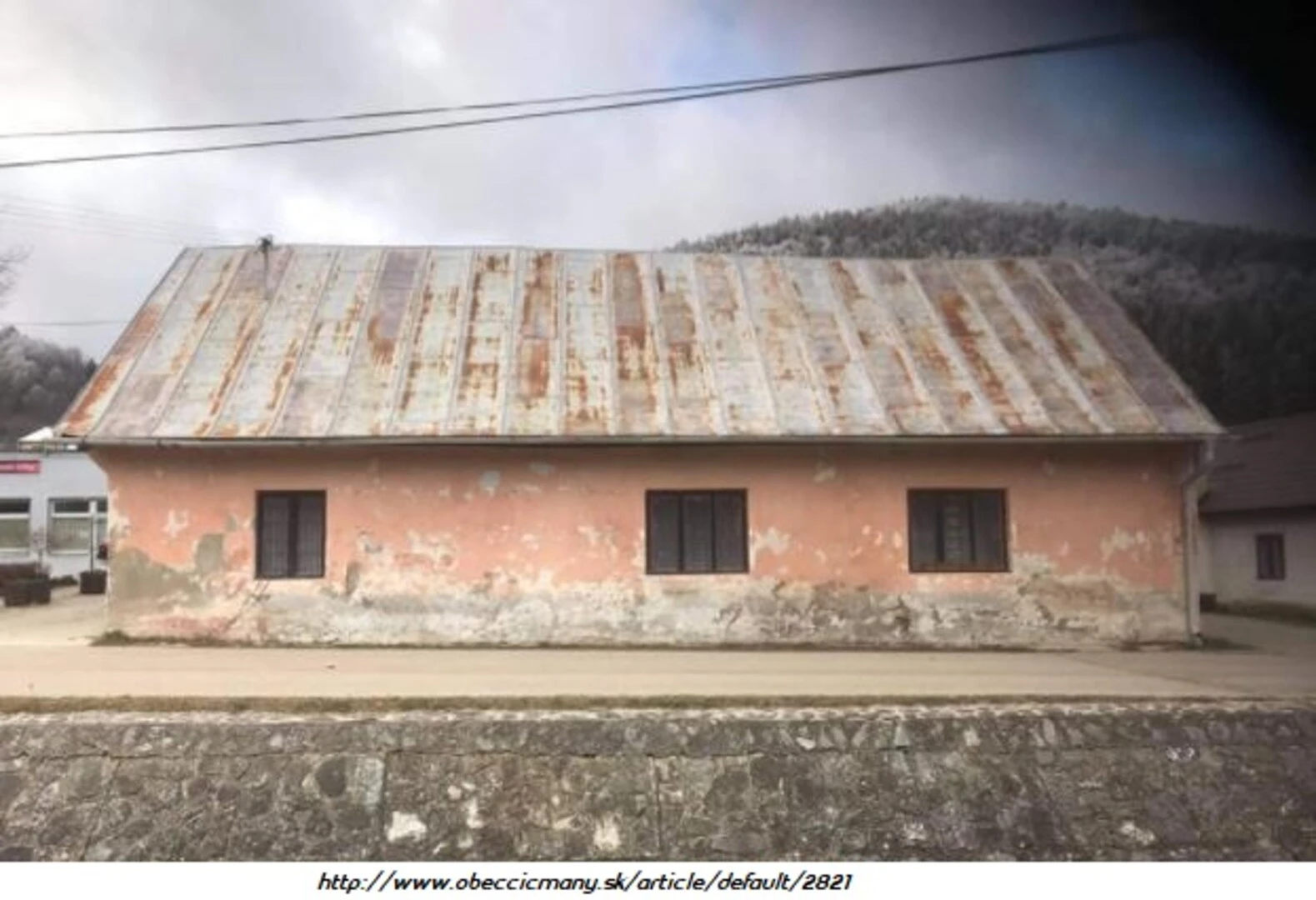 Múzeum Na dreve maľované v Čičmanoch pred rekonštrukciou s pôvodnou fasádou