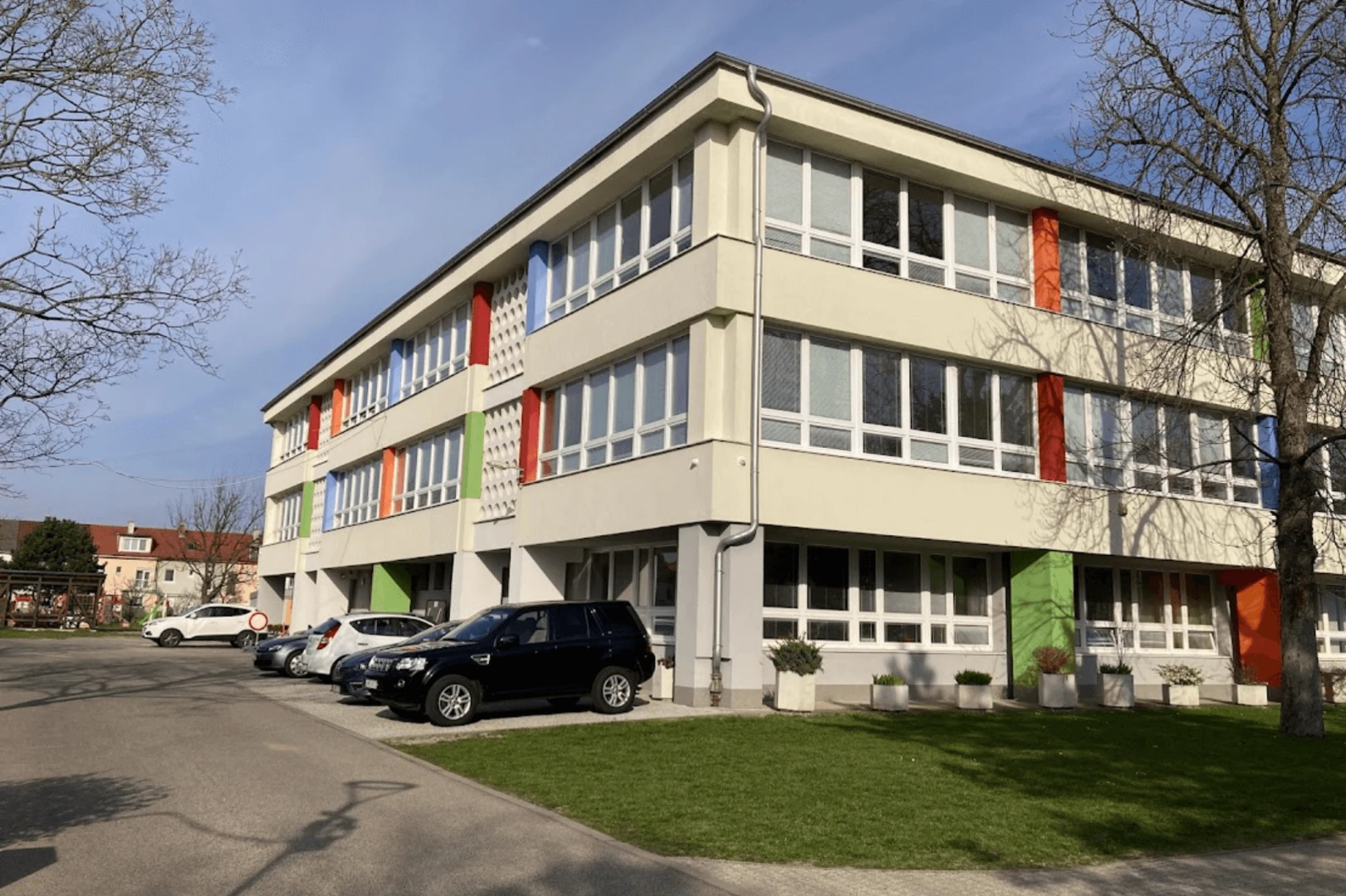 Základná škola s materskou školou Za kasárňou