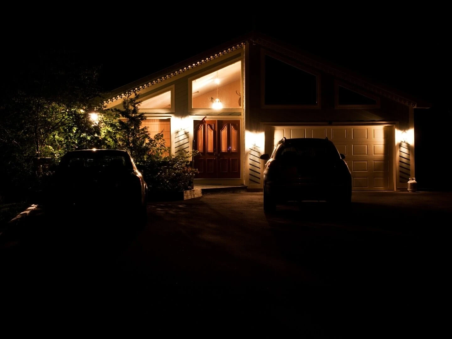 Zasvietené v dome počas noci.