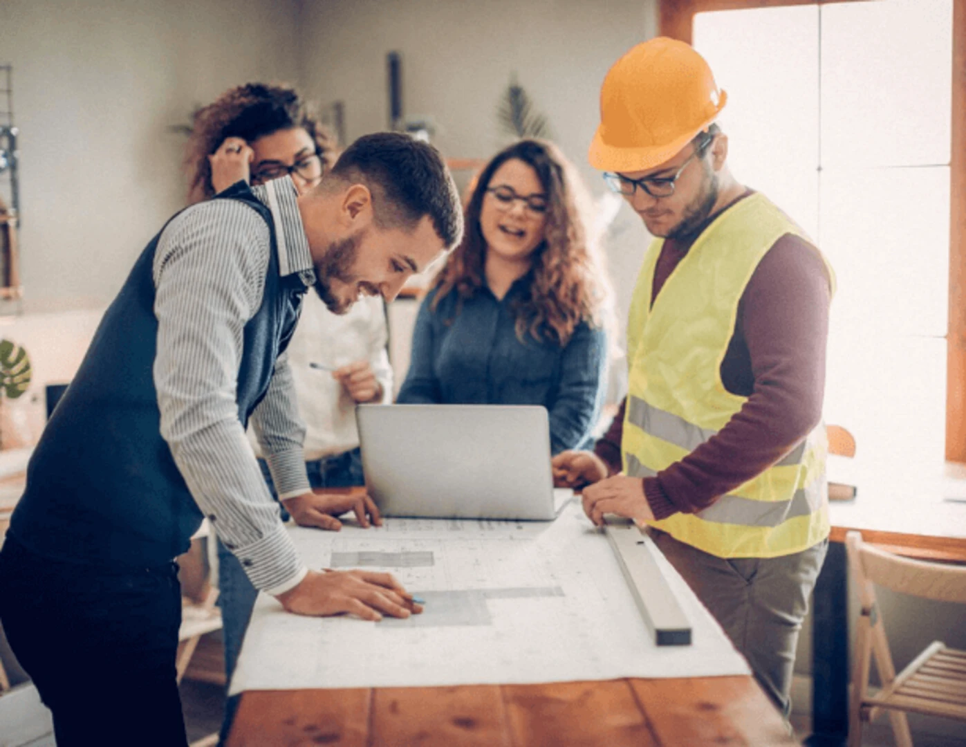 Konzultovanie rekonštrukcie s projektantom a stavebným pracovníkom.