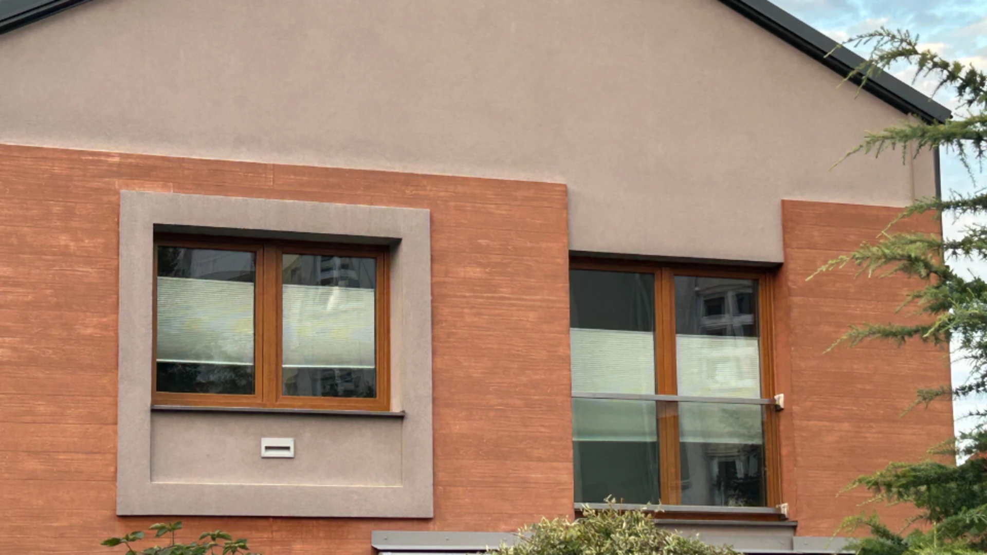 Dizajnový dvojdom s efektom dreva