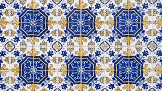 Modro-žlté kachličky azulejos.