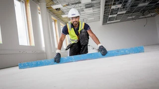 Aplikácia betónových zmesí a poterov na podlahu Aplikácia betónových zmesí a poterov na podlahu