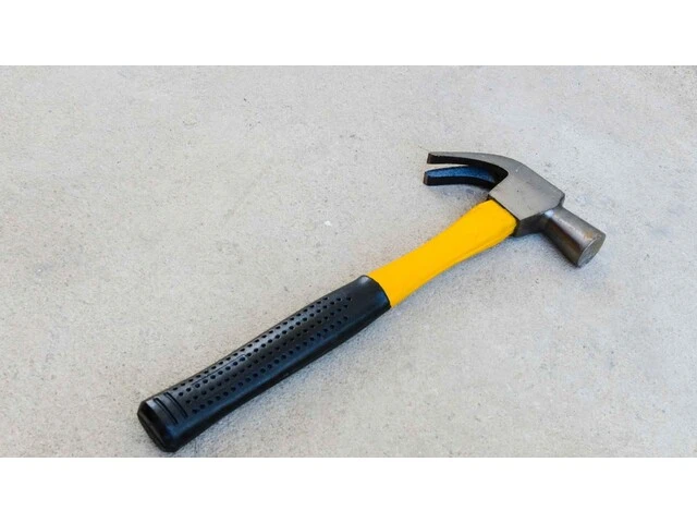 Diagnostika povrchu dlažby poklepom kladiva