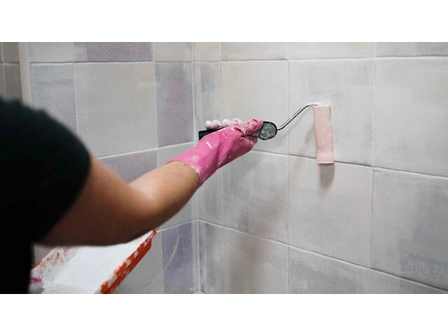 Prednáter podkladovým náterom valčekom