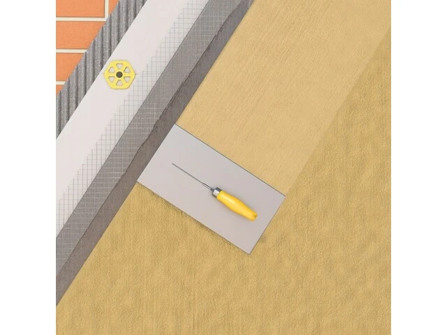 Nanášanie fasádnej omietky