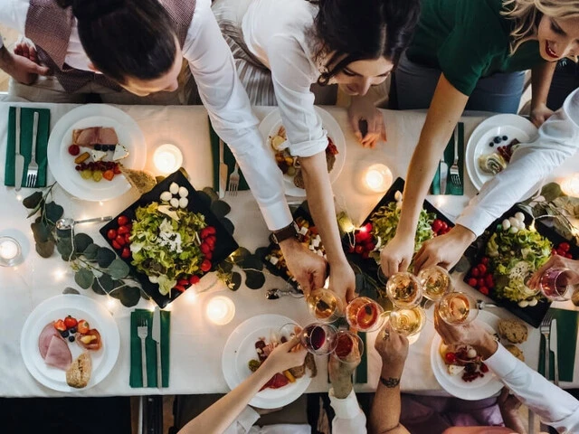 Prípitok na rodinnej večeri