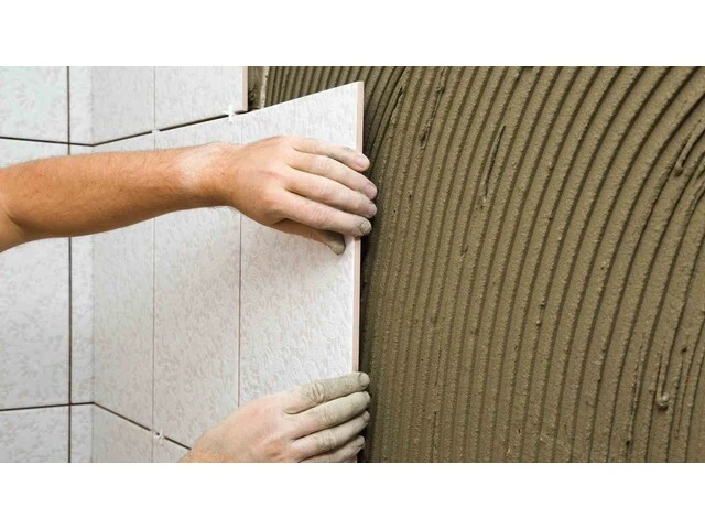 Lepenie obkladov flexibilným lepidlom