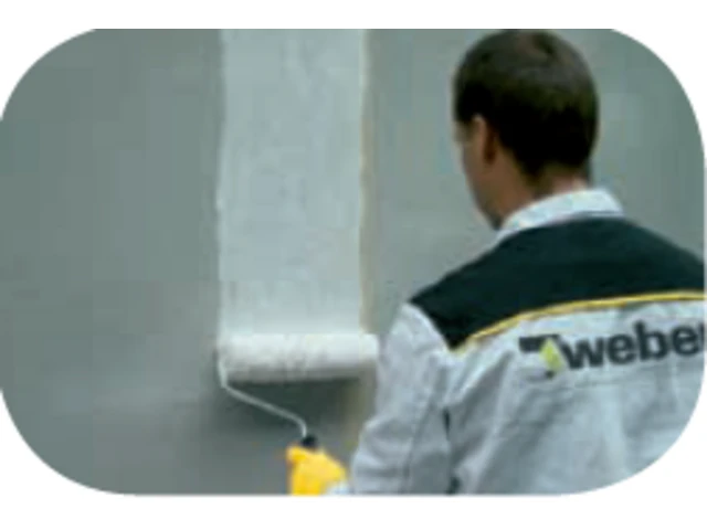 Úprava fasády podkladným náterom