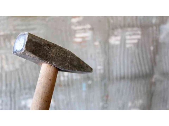 Kontrola podkladu poklepom kladiva