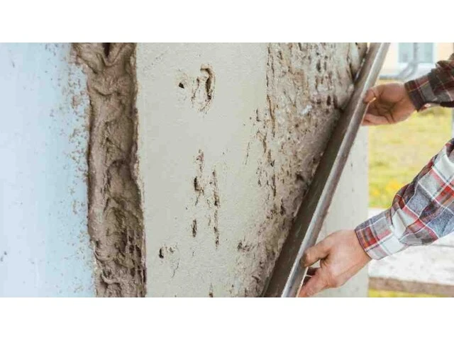 Ručné nahodenie jadrovej omietky