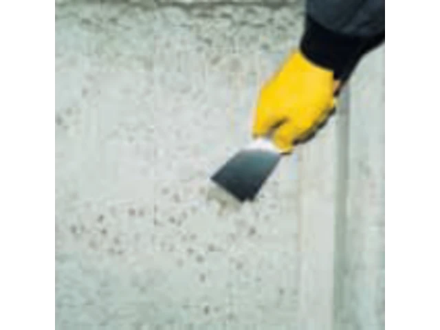 Odškrabávanie zo steny