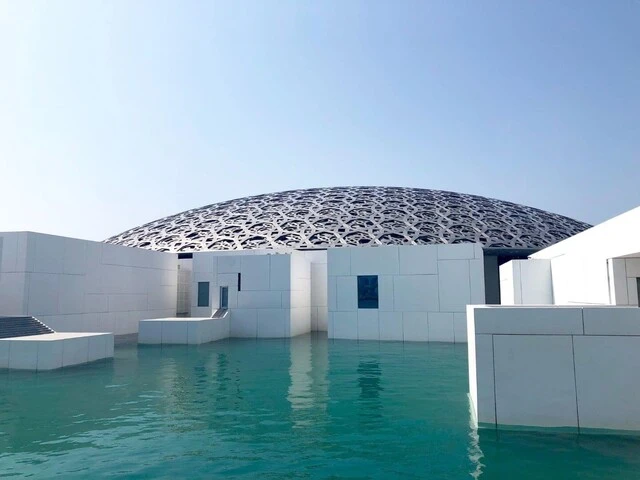 Múzeum Louvre v Abu Dhabi