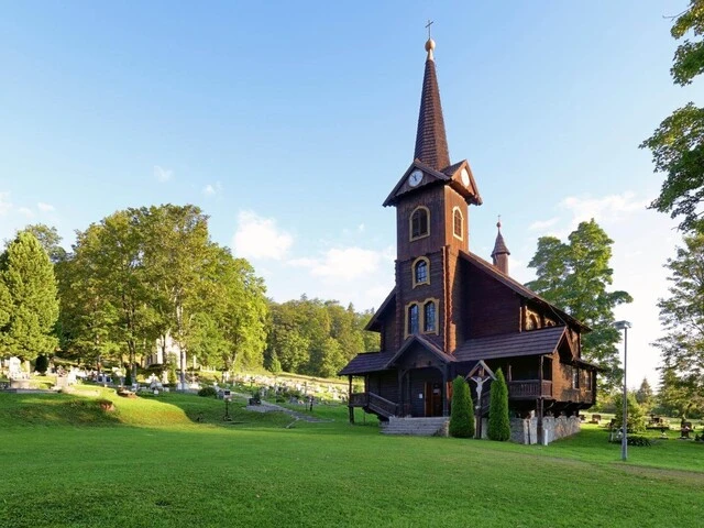 Drevený kostol svätej Anny v Tatranskej Javorine