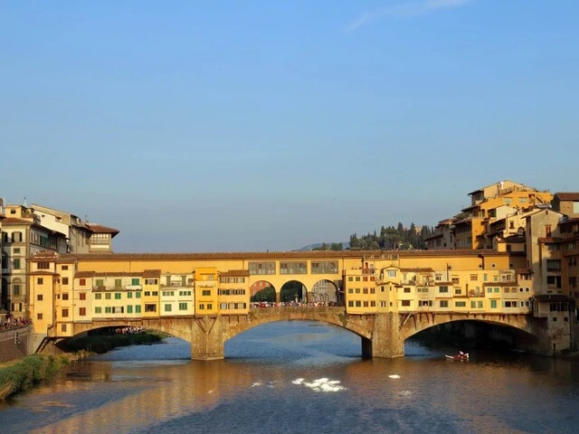 Stredoveký most Ponte Vecchio vo Florencii