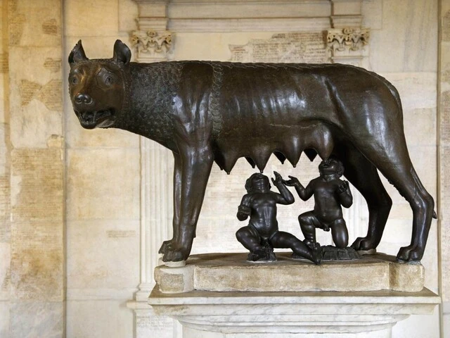 Bronzová socha Kapitolskej vlčiče s Romulom a Rémom.