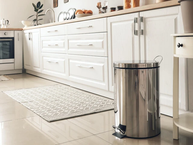 Malý koberec v kuchyni.