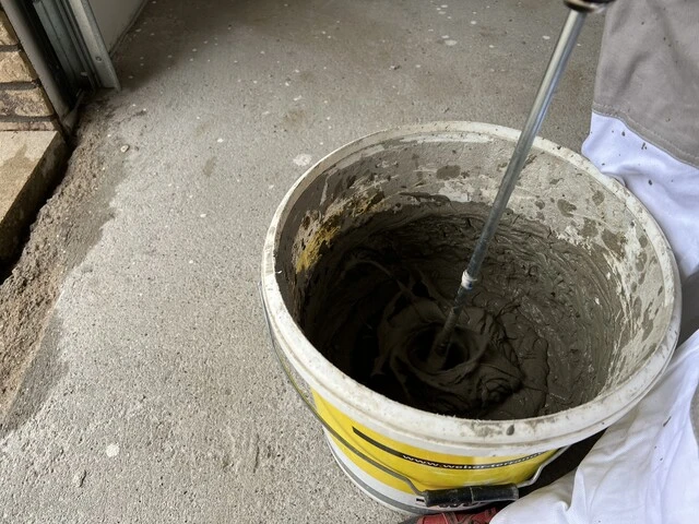 Miešanie opravnej hmoty