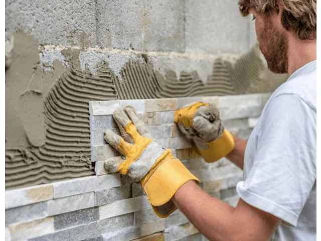 Lepenie obkladov rukavice