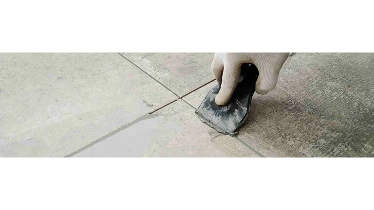 Škárovanie dlažby